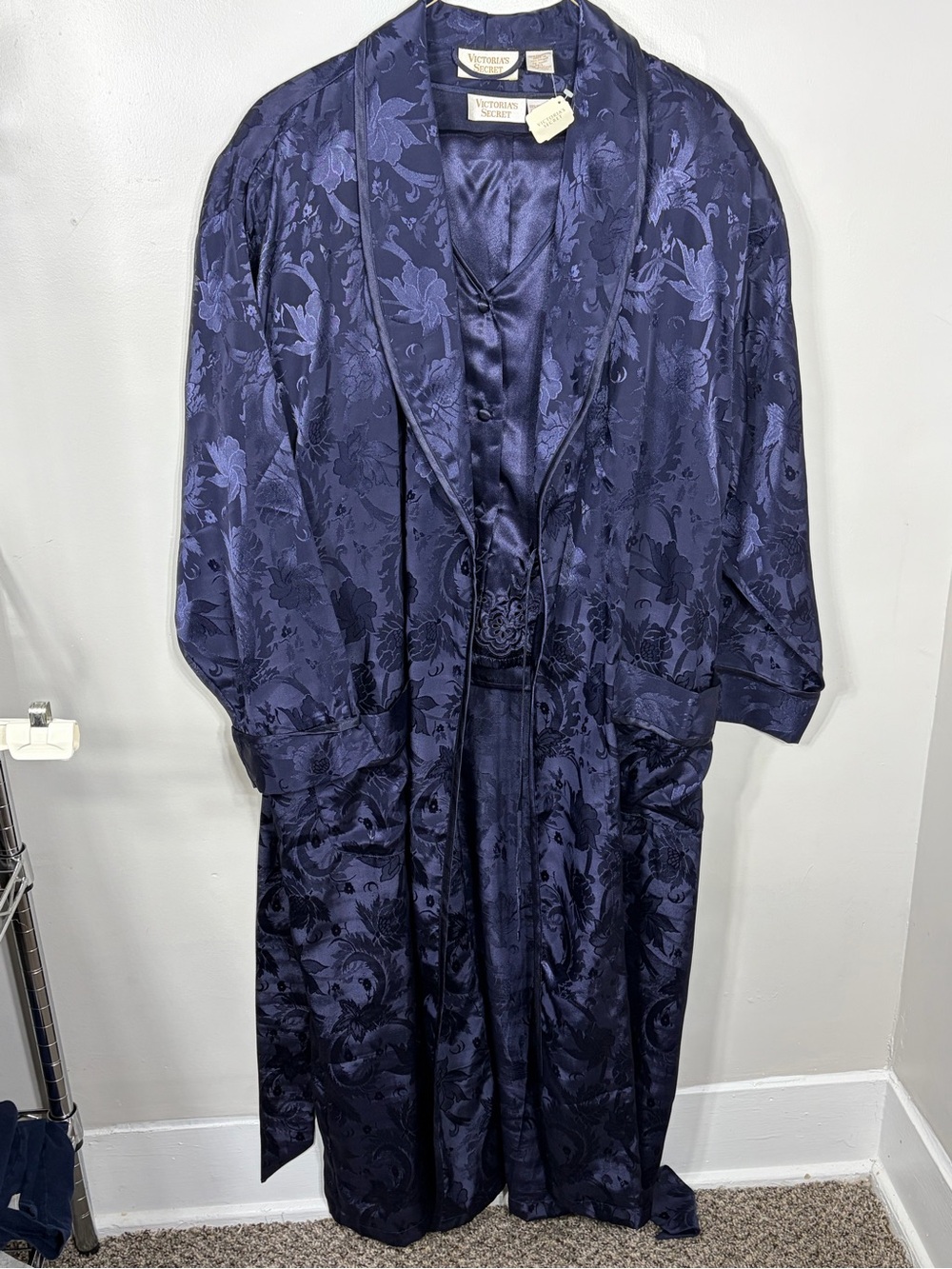 NWT Vintage Victorias Secret Gold Label 4 Piece Set Navy‎ Floral Jacquard Robe